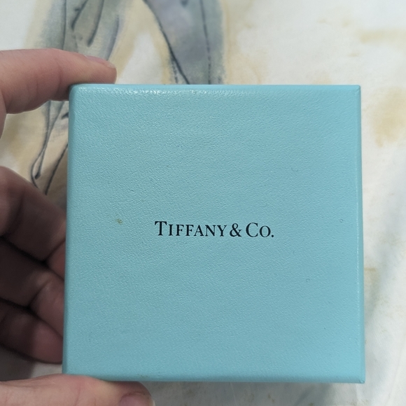 Tiffany classic heart keychain 925 in box. - Picture 5 of 5